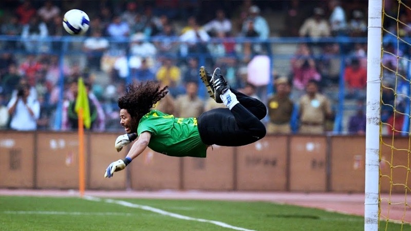 René Higuita'nın 1995'te Wembley'de yaptığı ünlü akrep vuruşu.