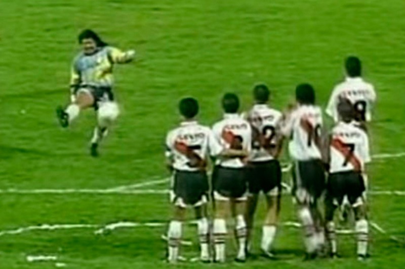 Higuita, 41 golle en çok gol atan kaleciler arasında beşinci sırada.