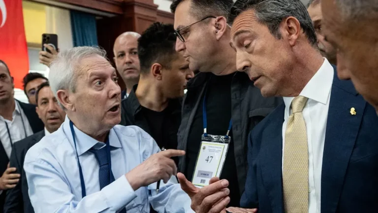 Olaylı Fenerbahçe Yüksek Divan Kurulu Toplantısını Yerinde İzledim